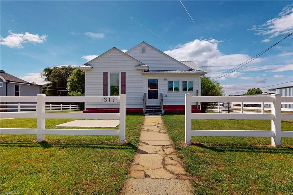 317 W Atkins Street, Dobson, NC 27017