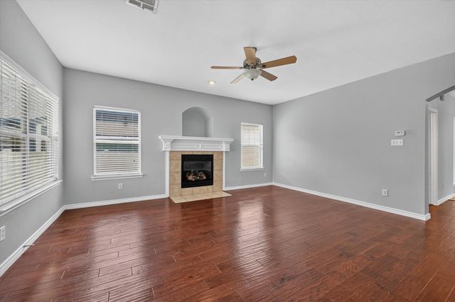 1013 Wenk Drive, Aubrey, TX 76227