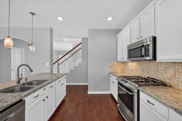 1013 Wenk Drive, Aubrey, TX 76227