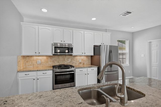1013 Wenk Drive, Aubrey, TX 76227