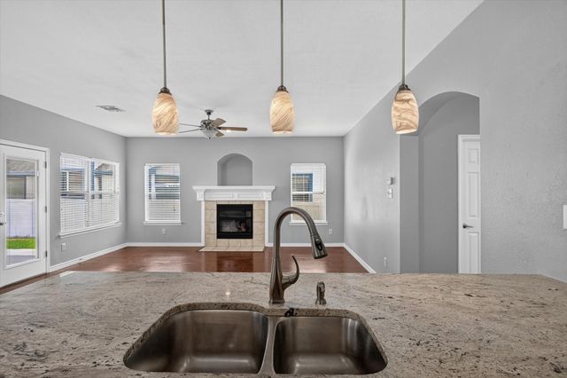 1013 Wenk Drive, Aubrey, TX 76227