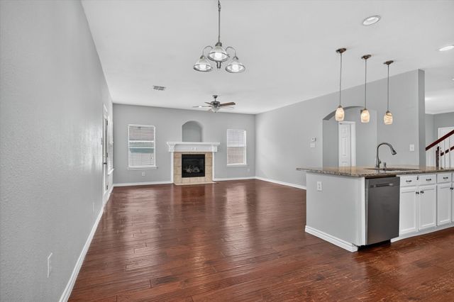 1013 Wenk Drive, Aubrey, TX 76227