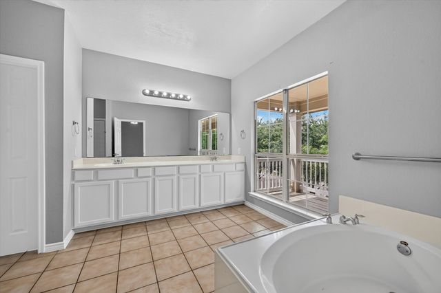 1013 Wenk Drive, Aubrey, TX 76227
