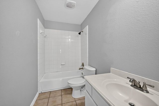 1013 Wenk Drive, Aubrey, TX 76227