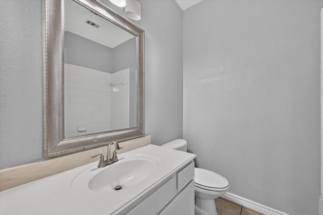 1013 Wenk Drive, Aubrey, TX 76227