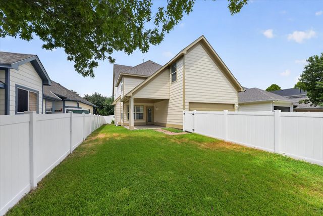1013 Wenk Drive, Aubrey, TX 76227