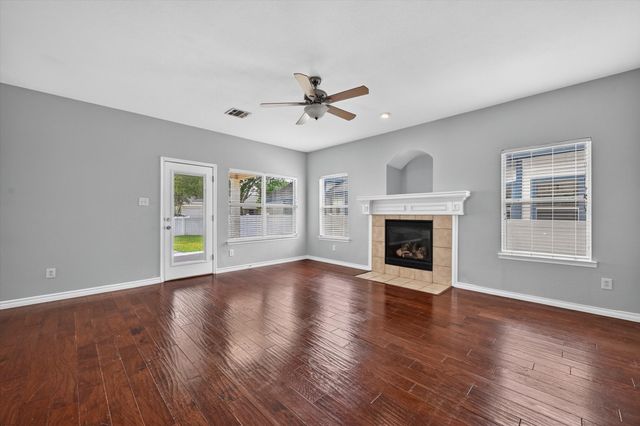 1013 Wenk Drive, Aubrey, TX 76227