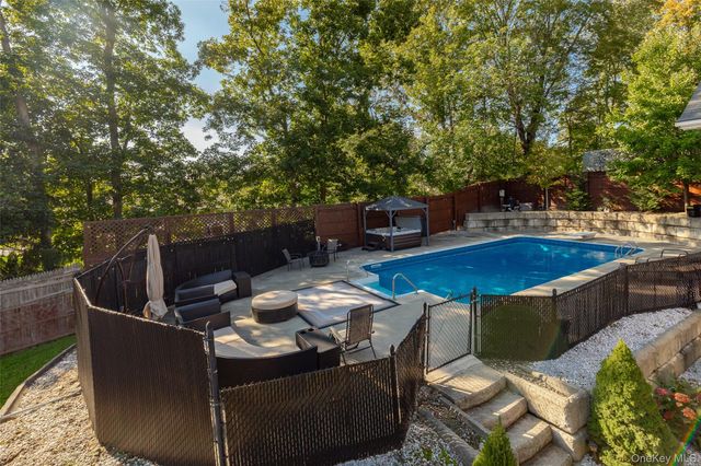 41 Martin Drive, Poughkeepsie, NY 12603