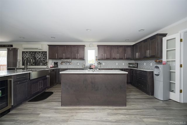 41 Martin Drive, Poughkeepsie, NY 12603