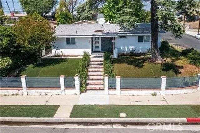 9661 Hayvenhurst, Northridge, CA 91343