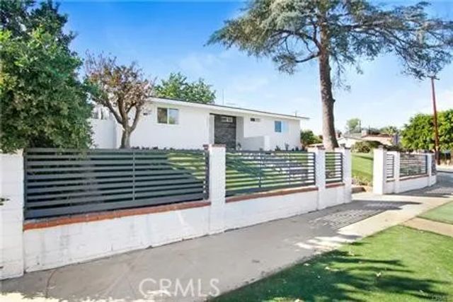 9661 Hayvenhurst, Northridge, CA 91343