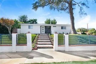 9661 Hayvenhurst, Northridge, CA 91343