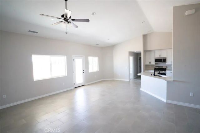 11441 5th Ave, Hesperia, CA 92345