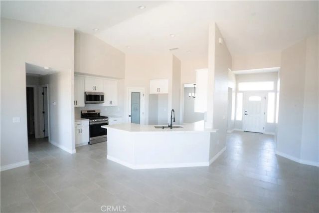 11441 5th Ave, Hesperia, CA 92345