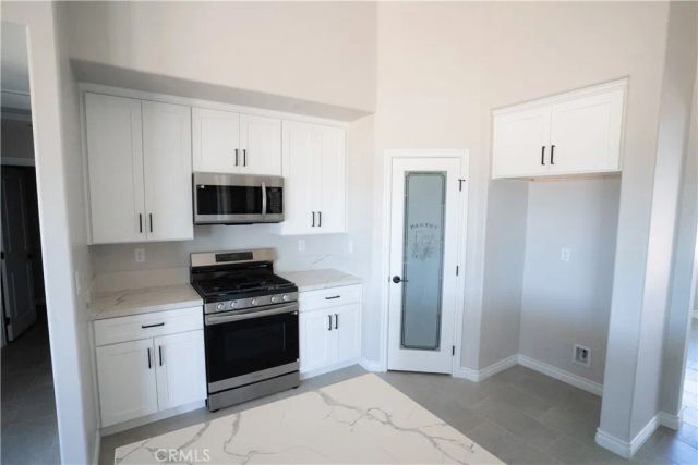 11441 5th Ave, Hesperia, CA 92345