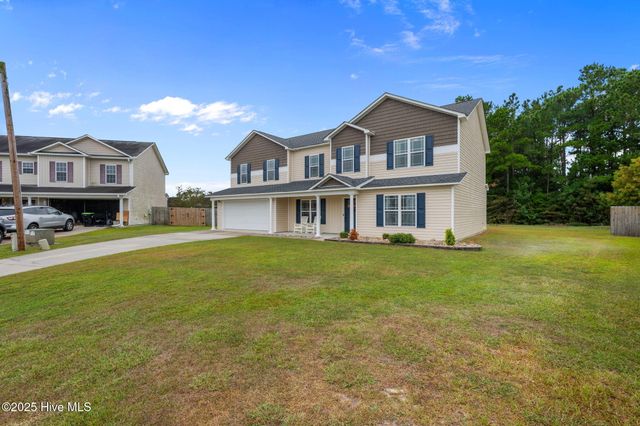 100 Forerunner Court, New Bern, NC 28562