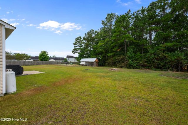 100 Forerunner Court, New Bern, NC 28562