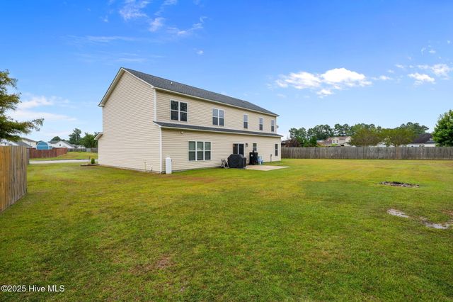 100 Forerunner Court, New Bern, NC 28562