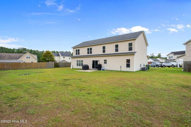 100 Forerunner Court, New Bern, NC 28562