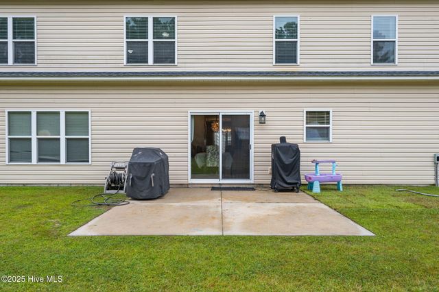 100 Forerunner Court, New Bern, NC 28562