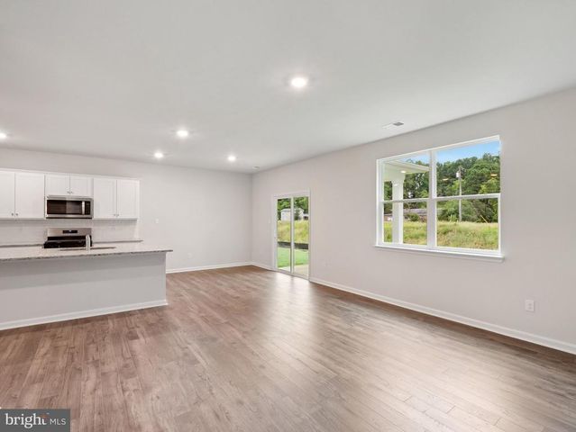 345 GLENMORE LN, Keswick, VA 22947