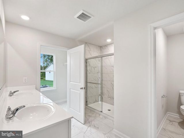 345 GLENMORE LN, Keswick, VA 22947