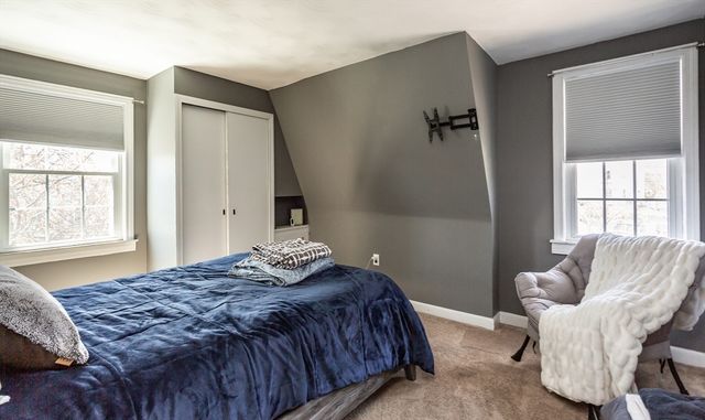 25 Gosnold St, New Bedford, MA 02740