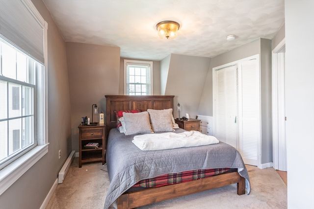 25 Gosnold St, New Bedford, MA 02740