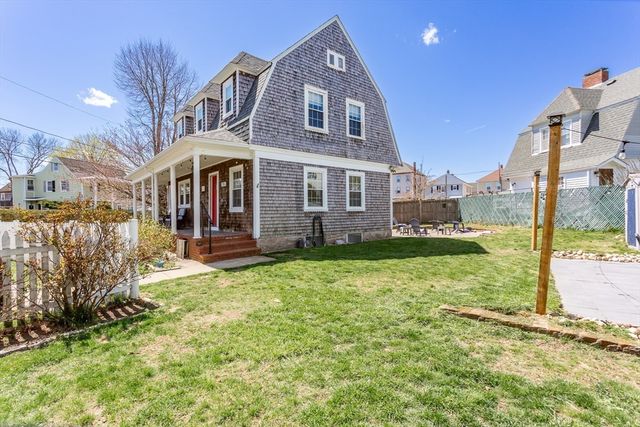 25 Gosnold St, New Bedford, MA 02740