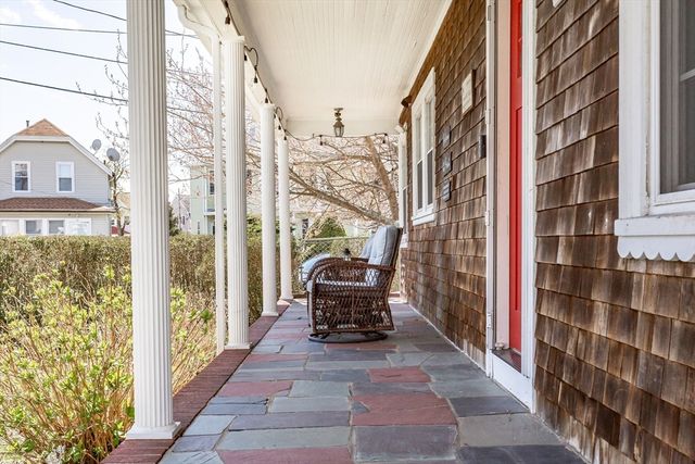 25 Gosnold St, New Bedford, MA 02740