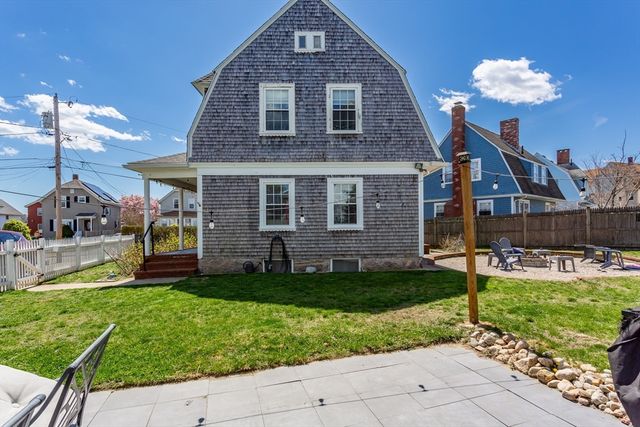 25 Gosnold St, New Bedford, MA 02740