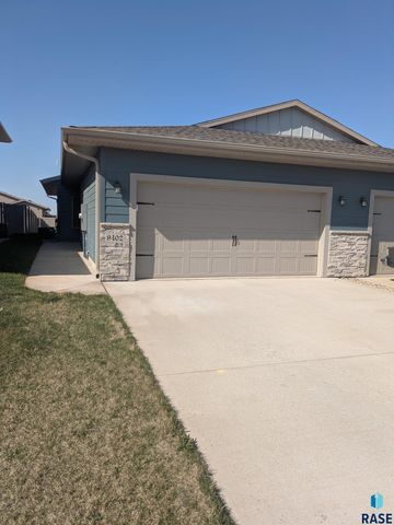 9402 Dolores Dr, Sioux Falls, SD 57106