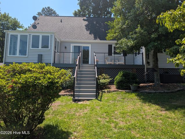 138 Overlook Drive, West End, NC 27376
