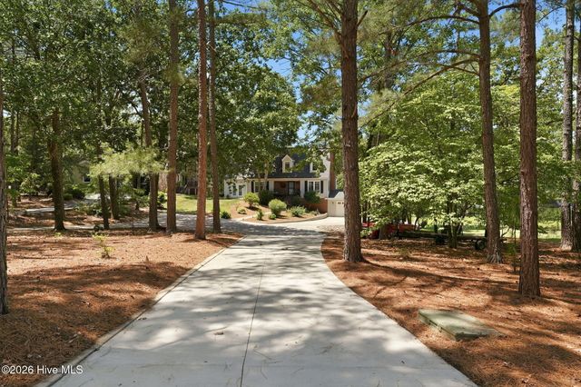 138 Overlook Drive, West End, NC 27376