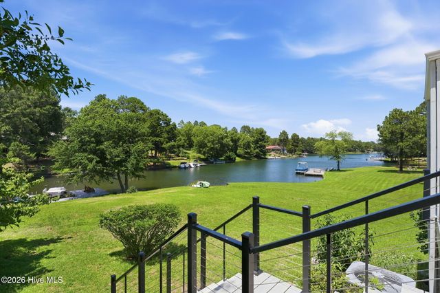 138 Overlook Drive, West End, NC 27376