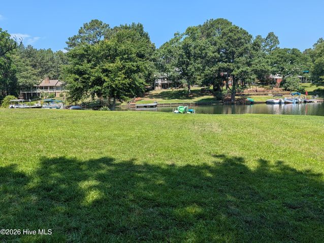 138 Overlook Drive, West End, NC 27376