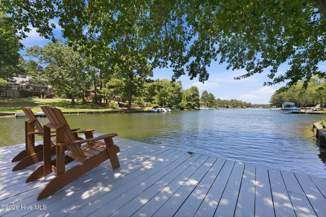 138 Overlook Drive, West End, NC 27376