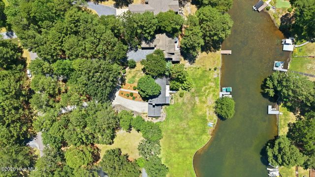 138 Overlook Drive, West End, NC 27376