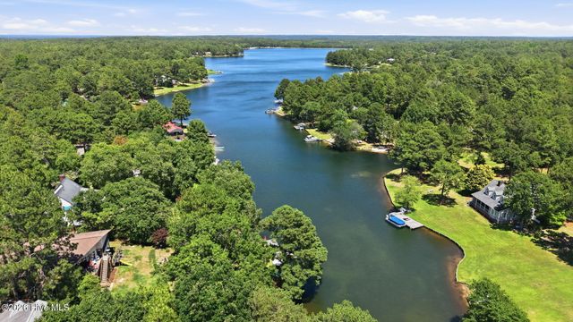 138 Overlook Drive, West End, NC 27376