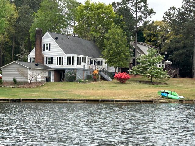 138 Overlook Drive, West End, NC 27376