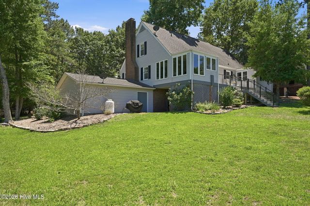 138 Overlook Drive, West End, NC 27376