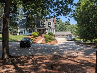 138 Overlook Drive, West End, NC 27376