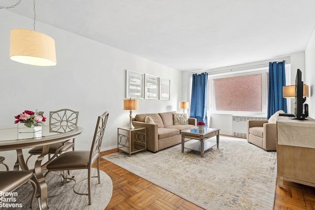 411 E 53rd St Apt 4A, New York City, NY 10022