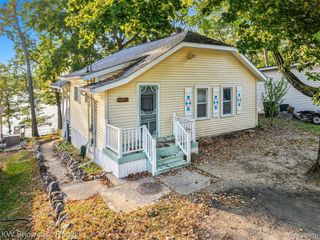 1259 Lakeshore Drive, Columbiaville, MI 48421