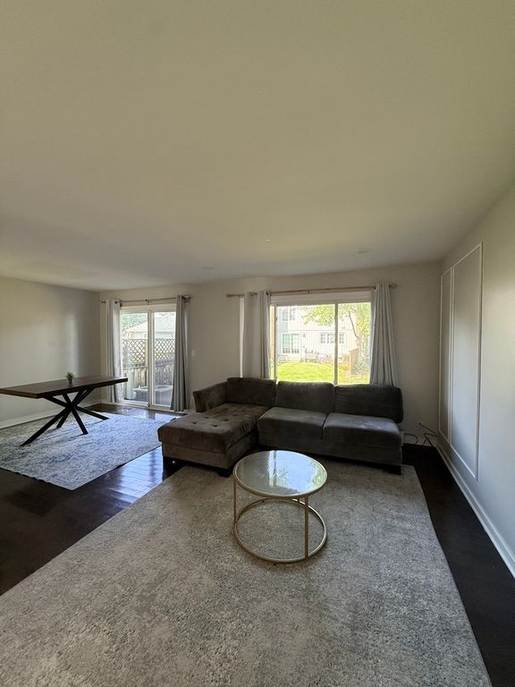219 Pinewood Lane, Bloomingdale, IL 60108 — photo 4