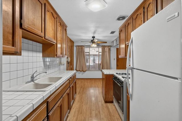 5800 San Ardo Way, North Highlands, CA 95660