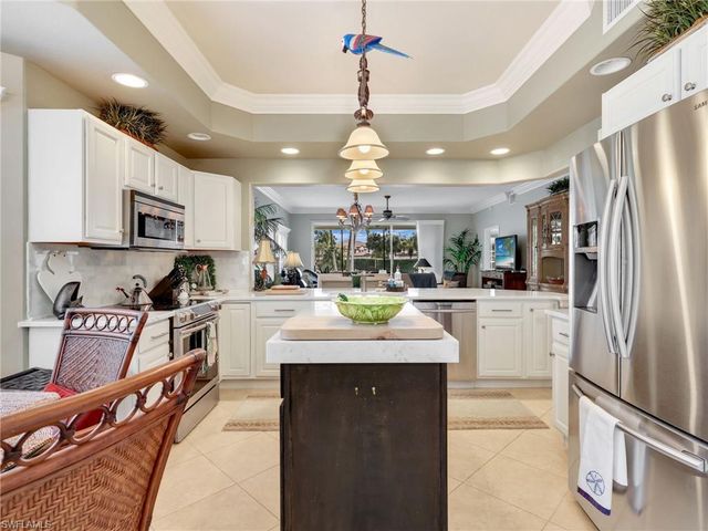 8138 SARATOGA DR # 2201, Naples, FL 34113