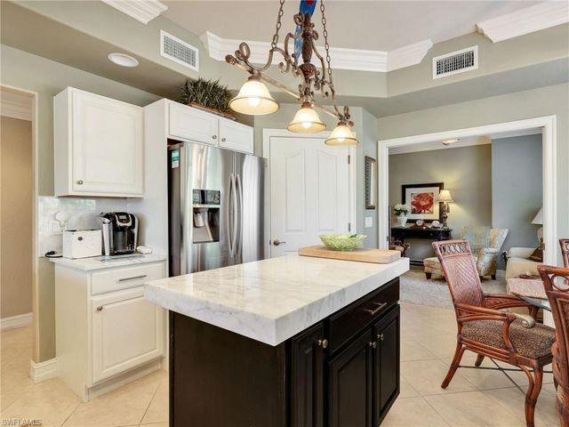 8138 SARATOGA DR # 2201, Naples, FL 34113