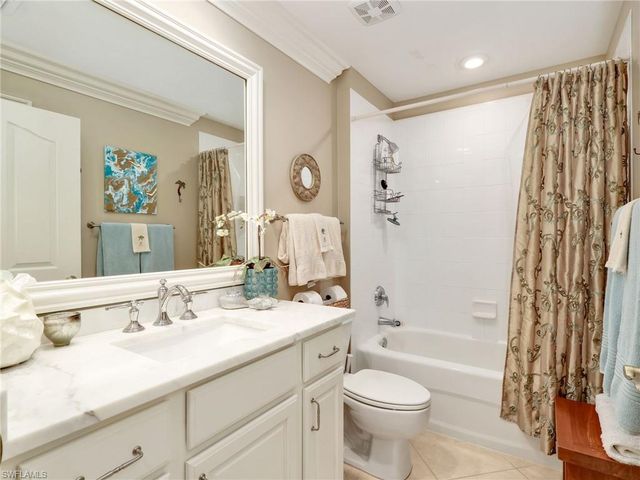 8138 SARATOGA DR # 2201, Naples, FL 34113