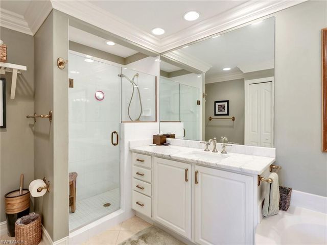 8138 SARATOGA DR # 2201, Naples, FL 34113